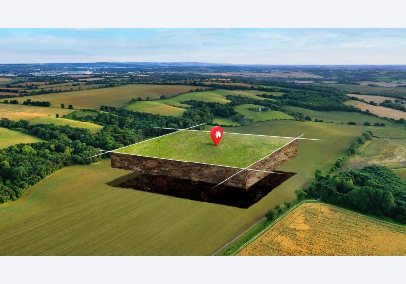 Image du modèle de maison terrain-avec-paysage-naturel-et-broche-de-localisation