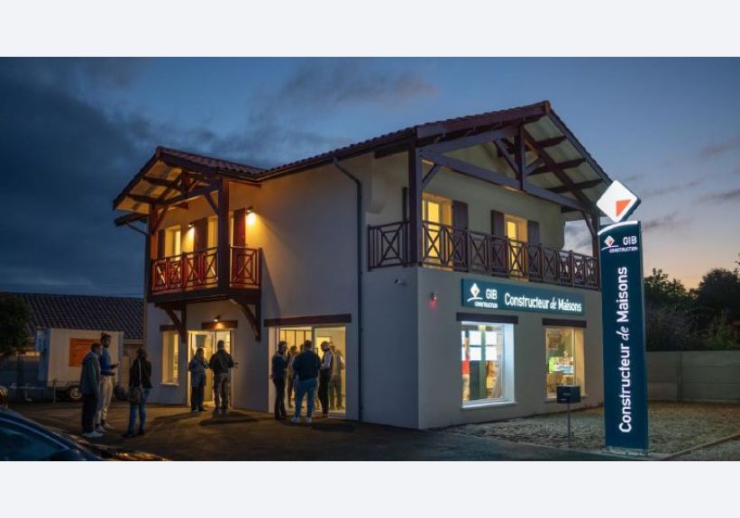 Image du modèle de maison agence de parentis de nuit