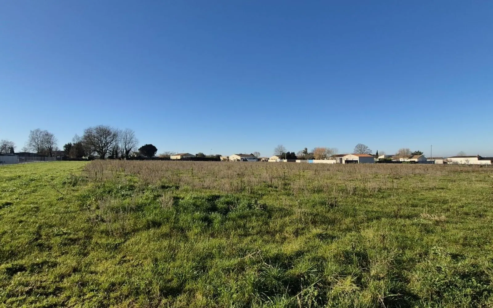 Terrain à bâtir de 396 m2 au prix de 56900 € à GREZAC. à Grézac — photo 3
