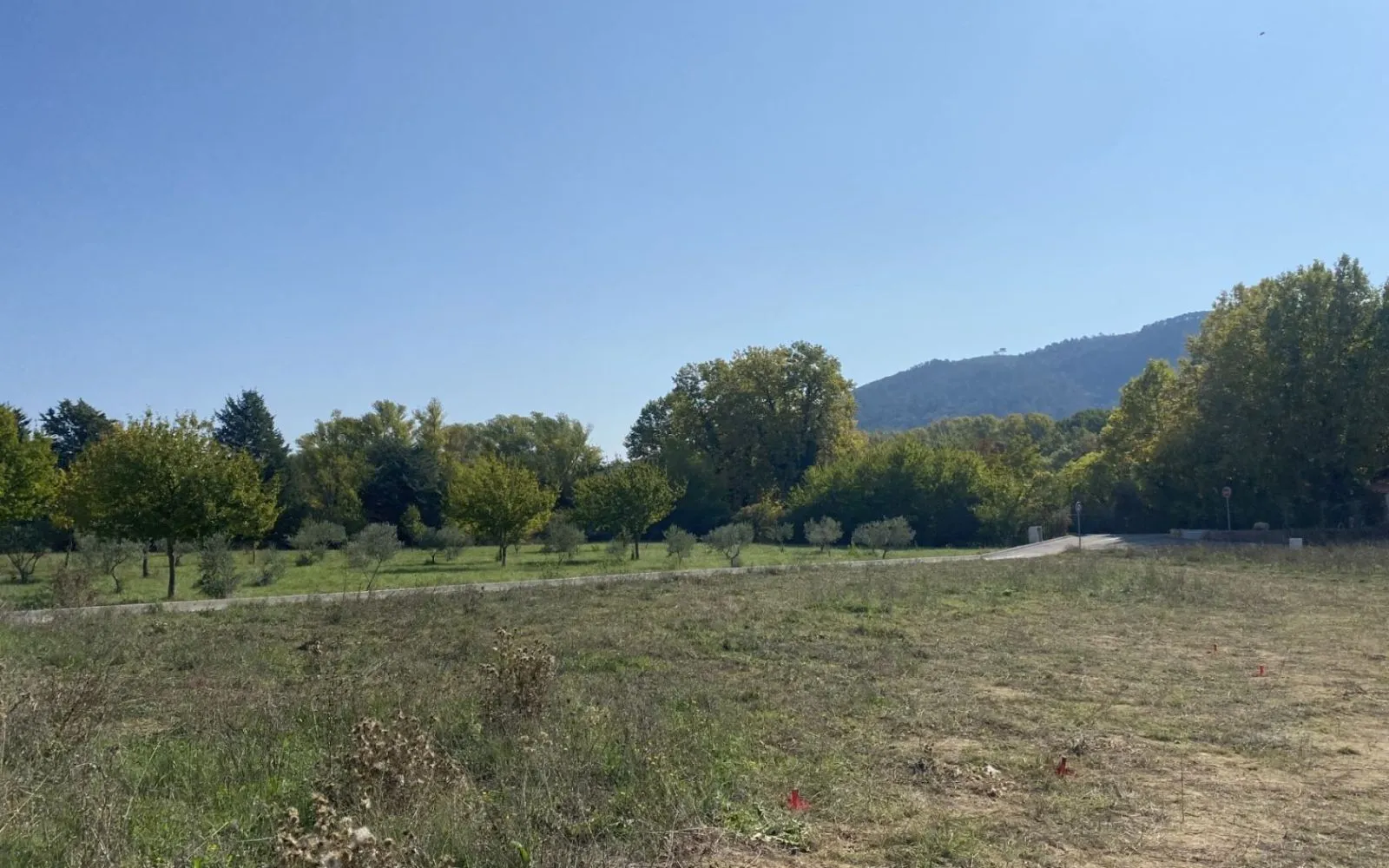 Terrain à bâtir de 497 m² à BRIGNOLES (83) à Brignoles — photo 1
