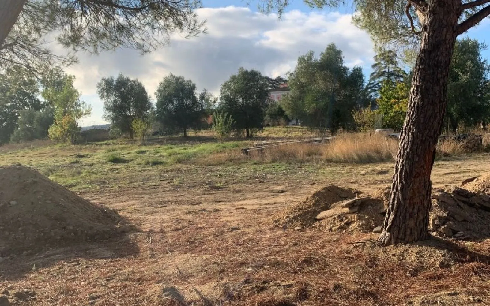Maison 95 m² avec terrain à ROQUEBRUNE-SUR-ARGENS (83) à Roquebrune-sur-Argens — photo 2