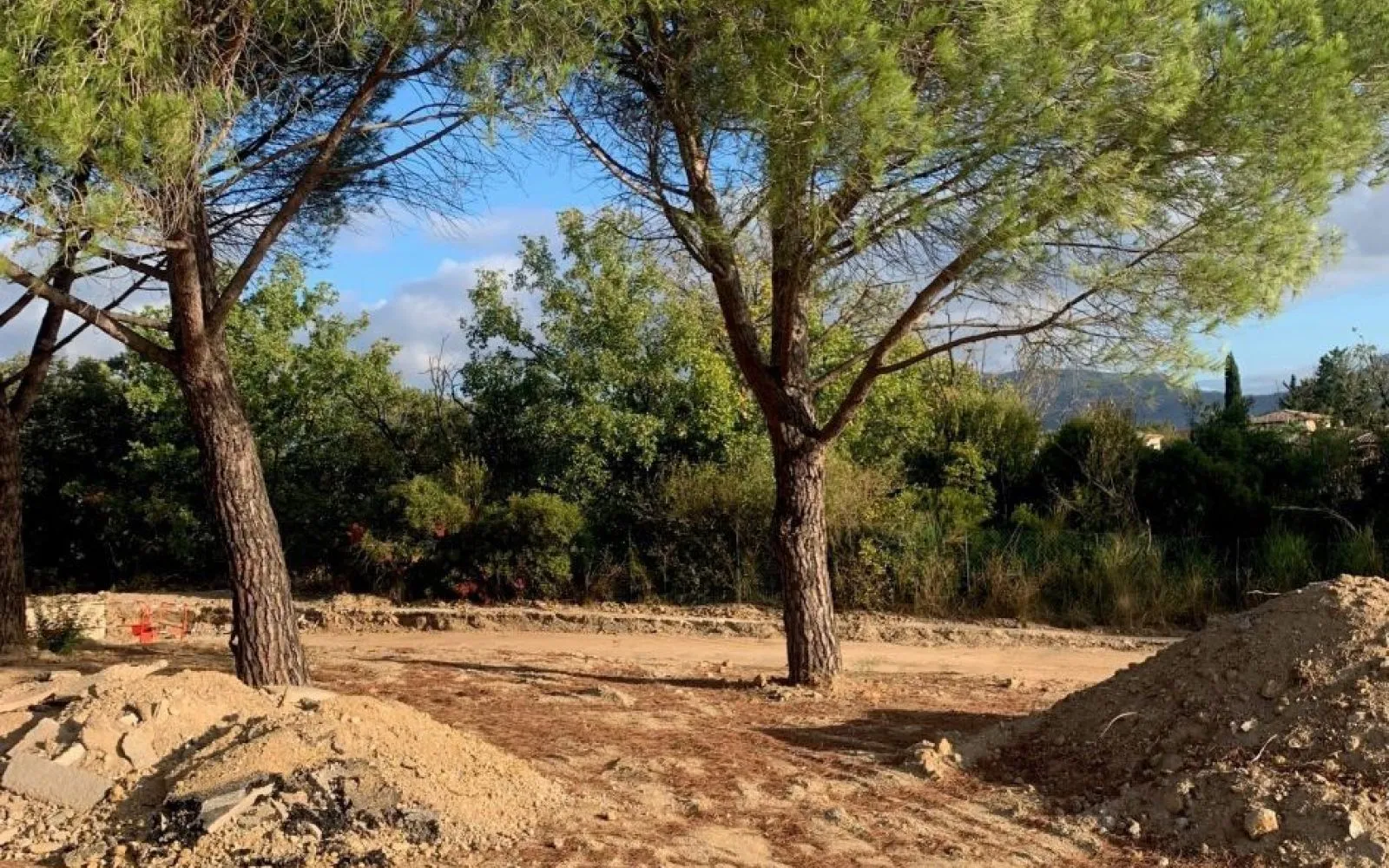 Maison 95 m² avec terrain à ROQUEBRUNE-SUR-ARGENS (83) à Roquebrune-sur-Argens — photo 3