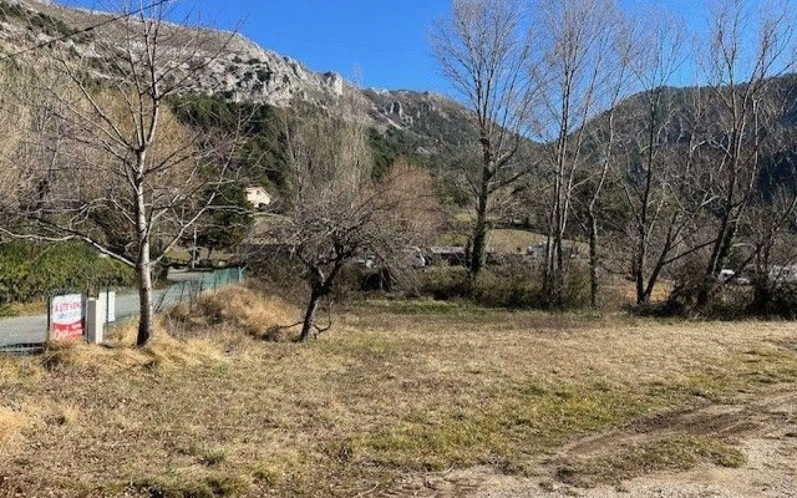 Terrain à bâtir de 1332 m² à ESCRAGNOLLES (06) à Escragnolles — photo 2