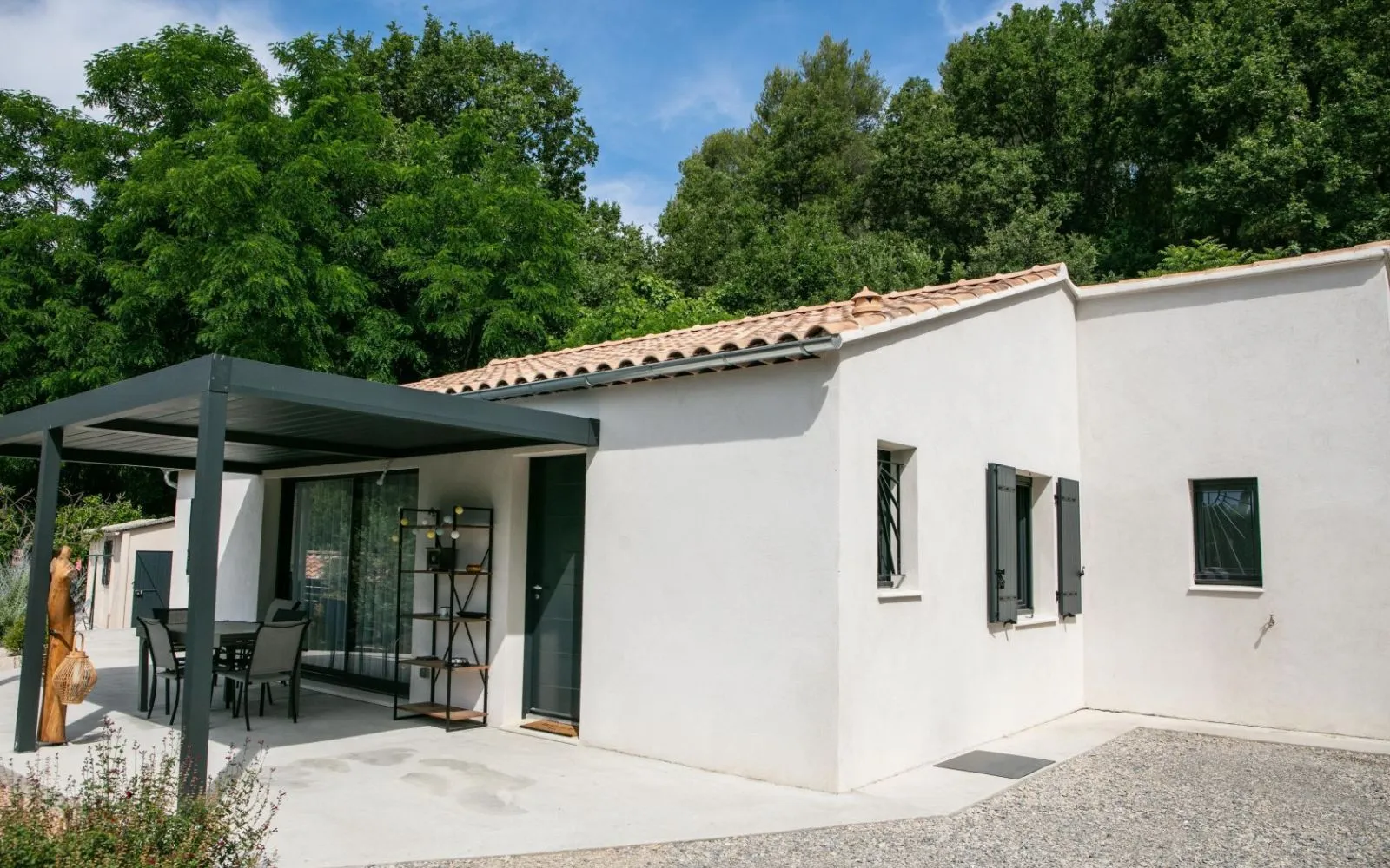 Maison plain-pied 3 chambres avec grand séjour et garage à Pélissanne — photo 1