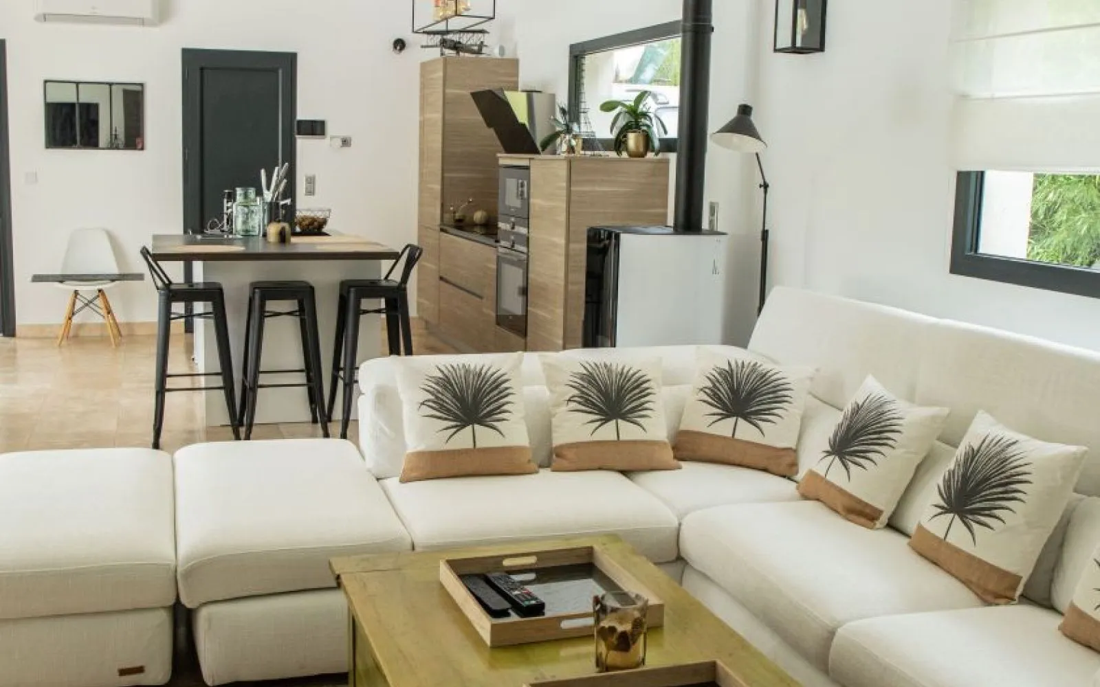Vaste maison contemporaine – Jardin sans vis-à-vis, suite parentale et DPE A à La Bastidonne — photo 3