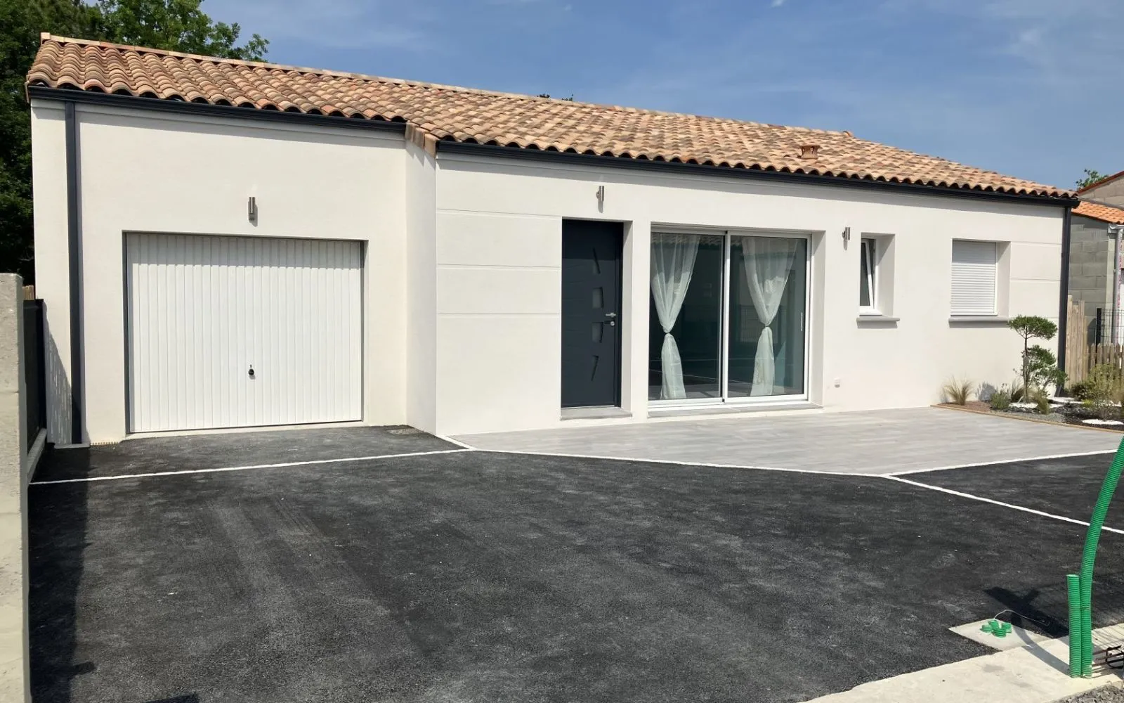 Projet de construction d'une maison 80 m² avec terrain à LE CHAY (17) à Le Chay — photo 2