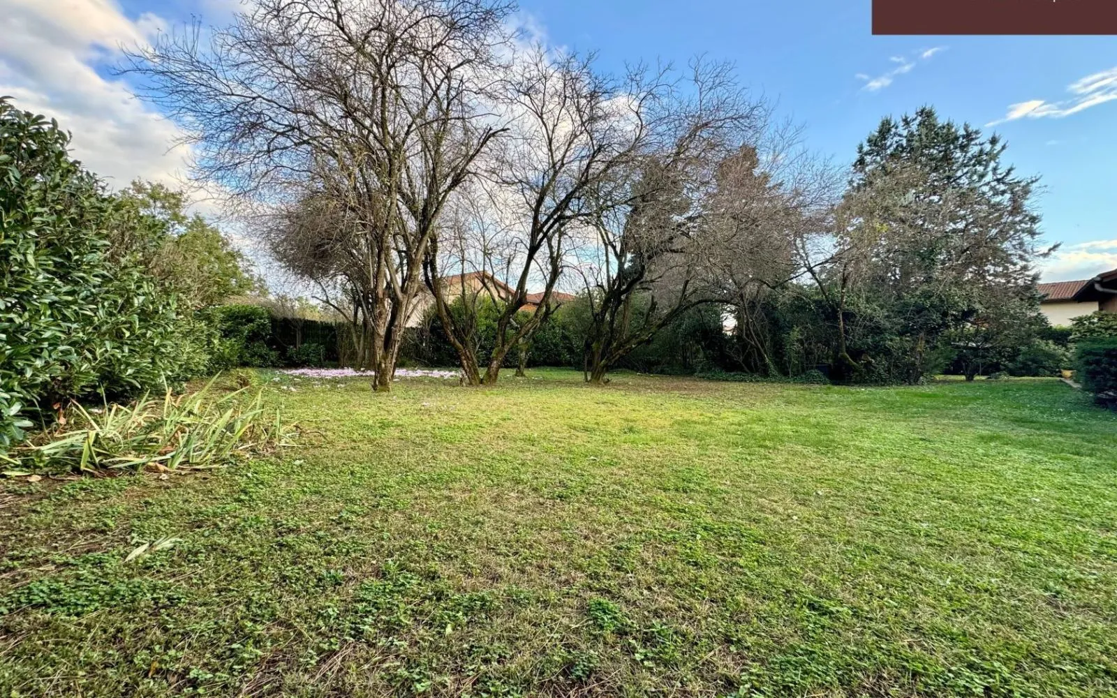 Terrain à bâtir de 830 m² à MIONS (69) à Mions — photo 1