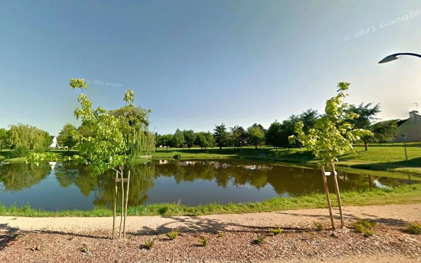 Terrain à bâtir de 380 m² à CHATEAUGIRON (35) à Châteaugiron — photo 2