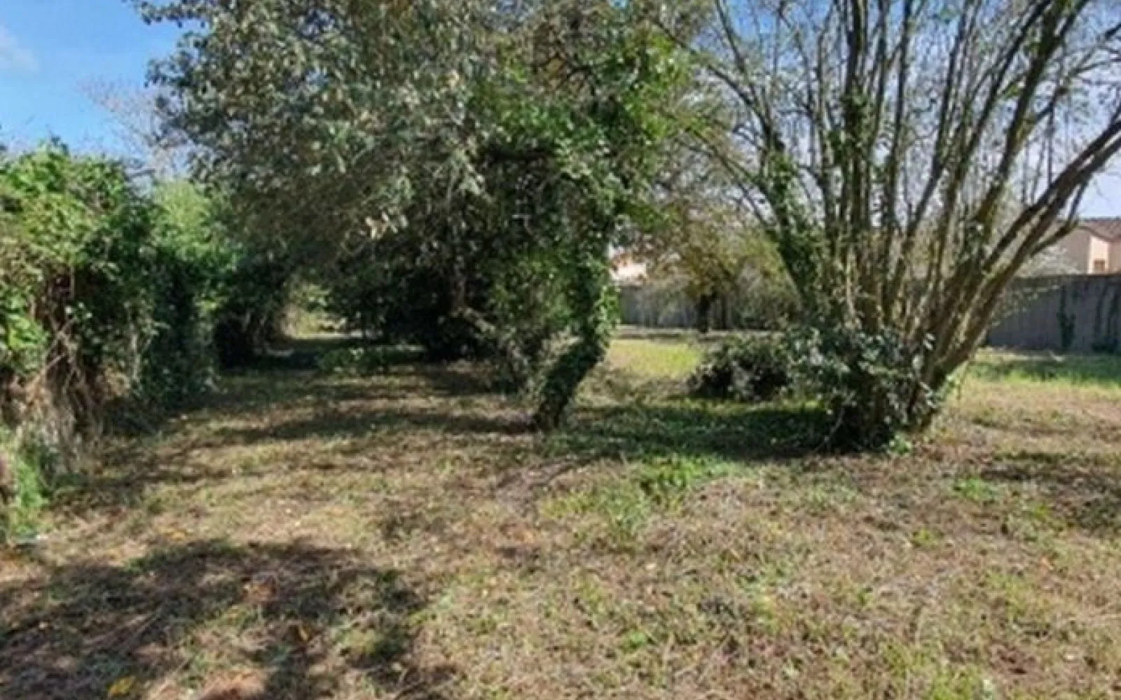 Terrain à bâtir de 1000 m² à LUCON (85) à Luçon — photo 1