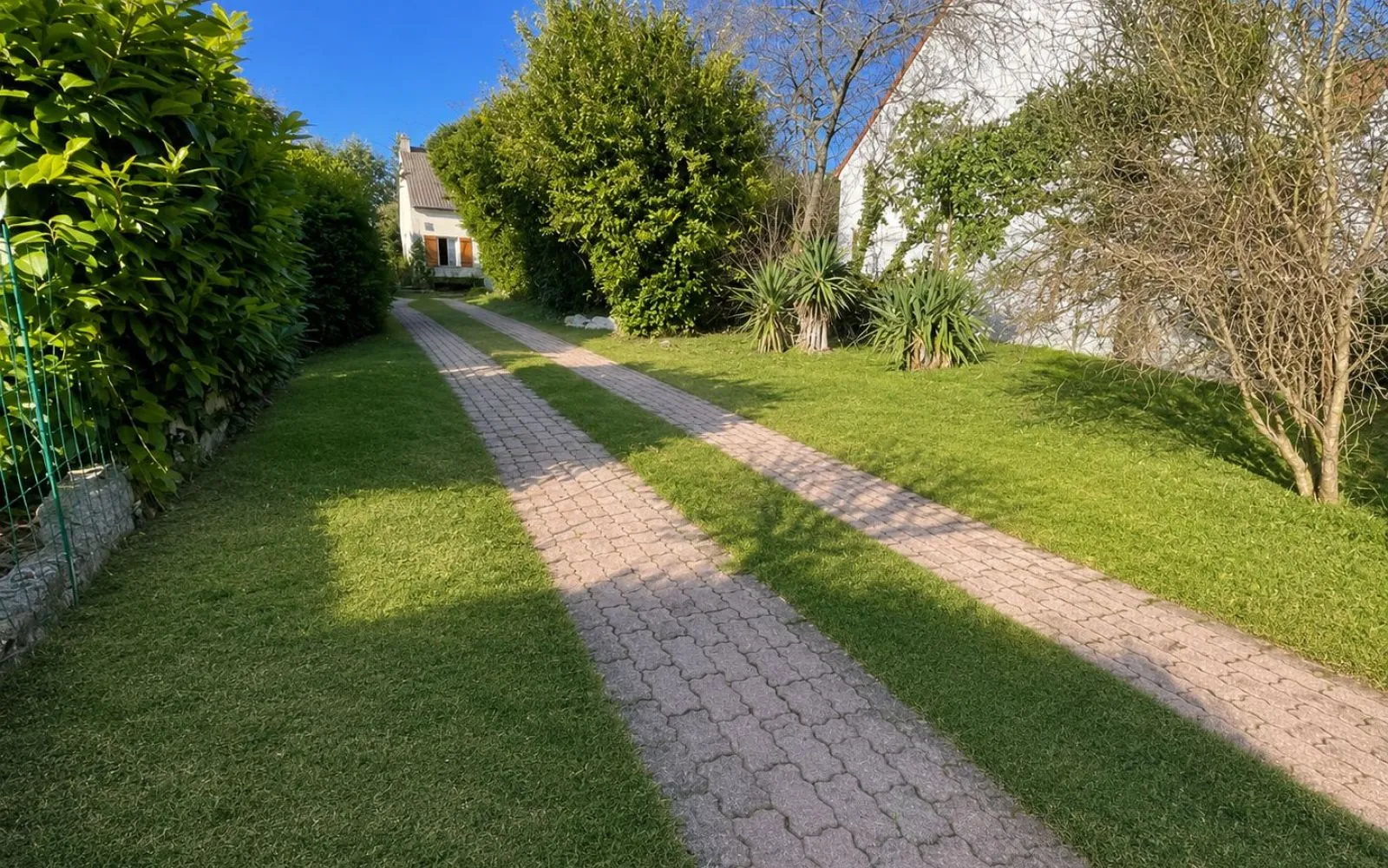 Terrain à bâtir de 275 m² à THORIGNY-SUR-MARNE (77) à Thorigny-sur-Marne — photo 1