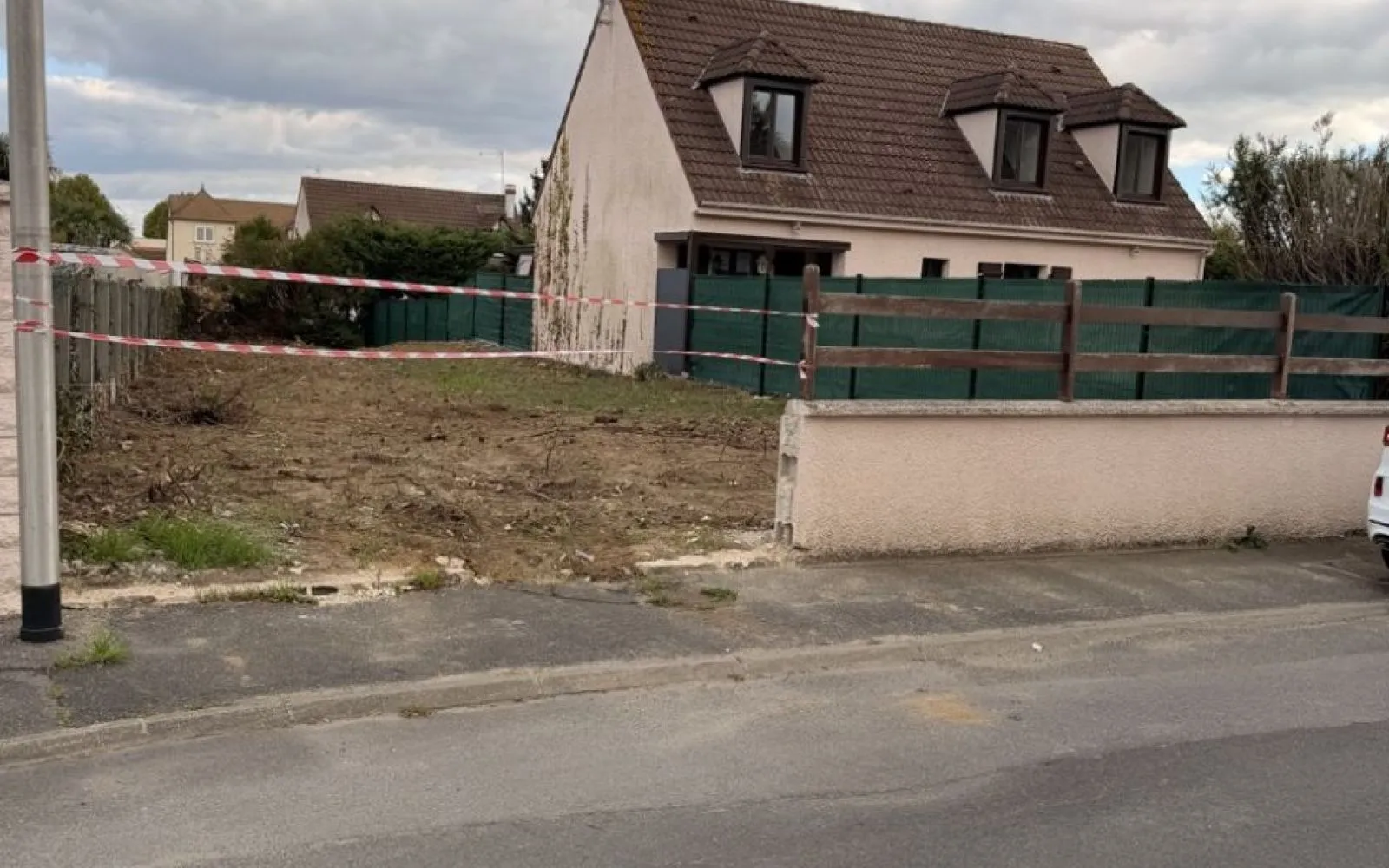 Terrain à bâtir de 325 m² à SAINT-GERMAIN-LES-ARPAJON (91) à Saint-Germain-lès-Arpajon — photo 3