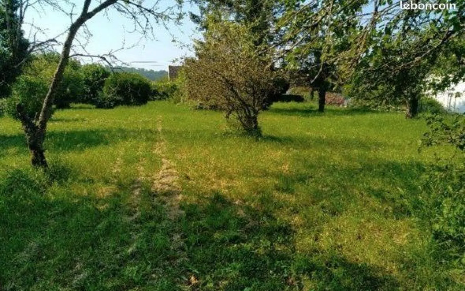 Terrain à bâtir de 1640 m² à MONTEREAU-FAULT-YONNE (77) à Montereau-Fault-Yonne — photo 1
