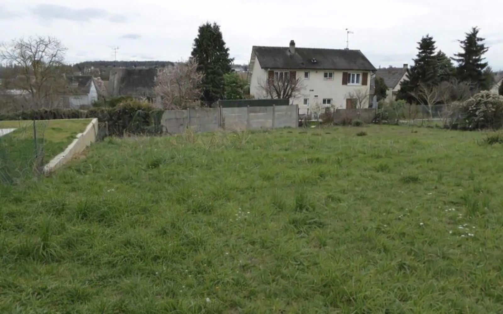 Terrain à bâtir de 561 m² à SAINT-GERMAIN-LES-ARPAJON (91) à Saint-Germain-lès-Arpajon — photo 1