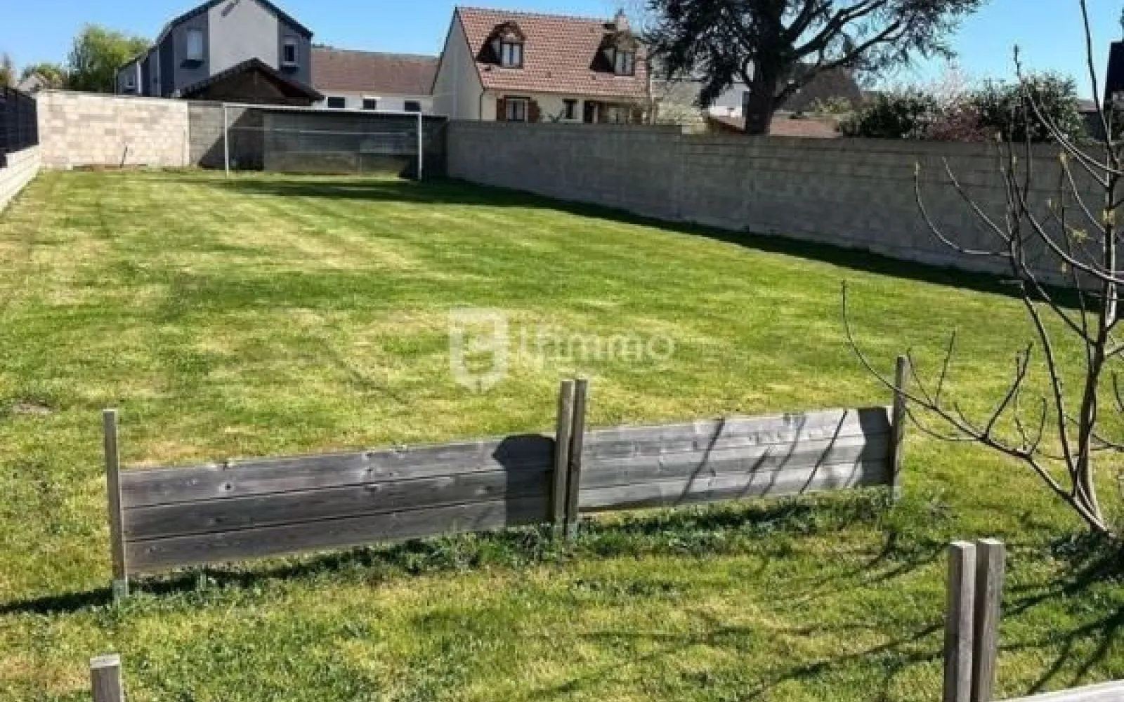 Terrain à bâtir de 450 m² à VAUX-LE-PENIL (77) à Vaux-le-Pénil — photo 1