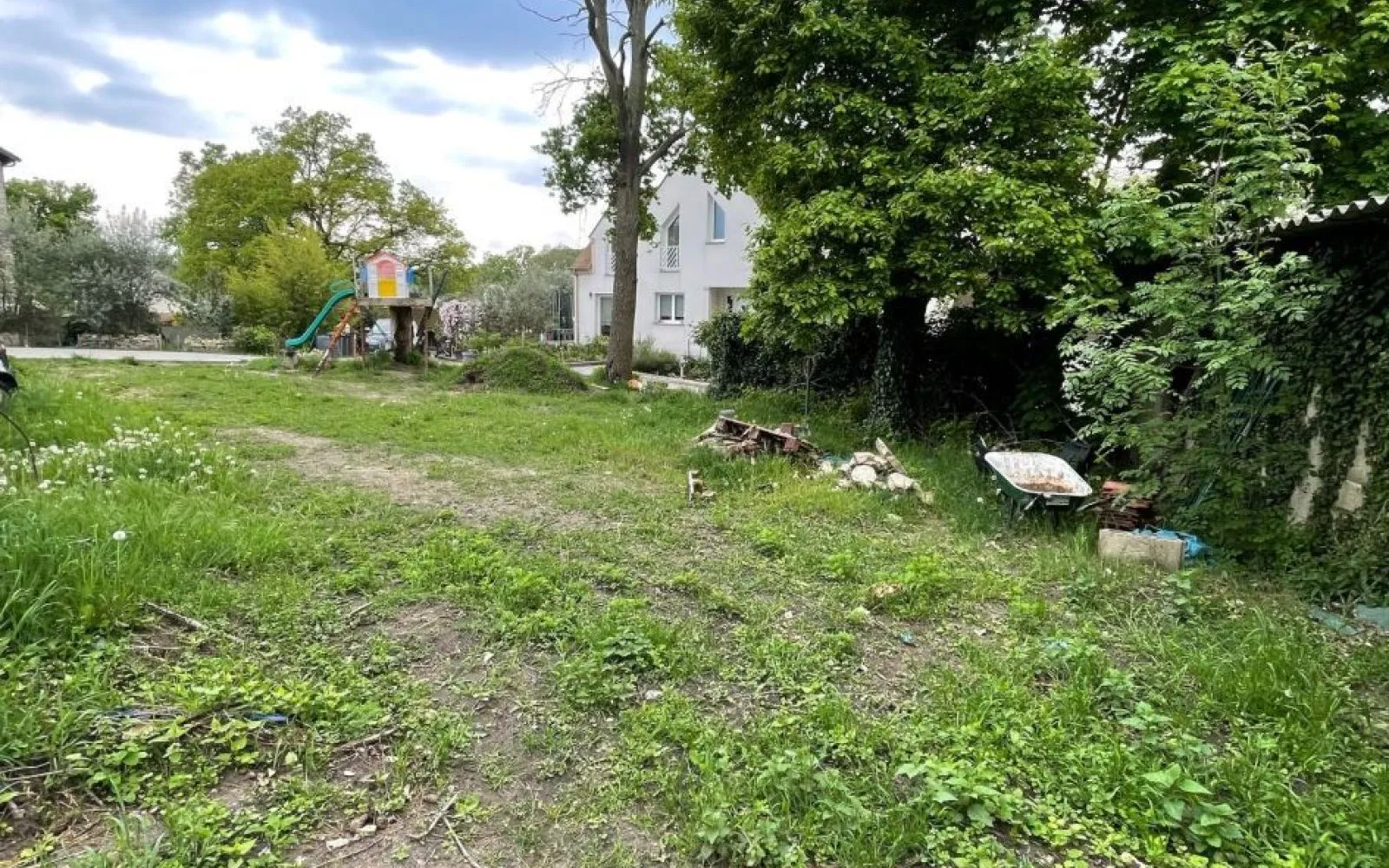Terrain à bâtir de 405 m² à MERY-SUR-OISE (95) à Méry-sur-Oise — photo 1