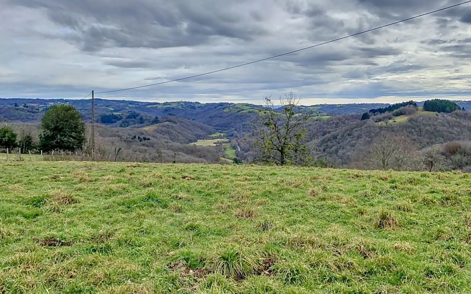 Terrain à bâtir de 7500 m² à ALBIGNAC (19) à Albignac — photo 1
