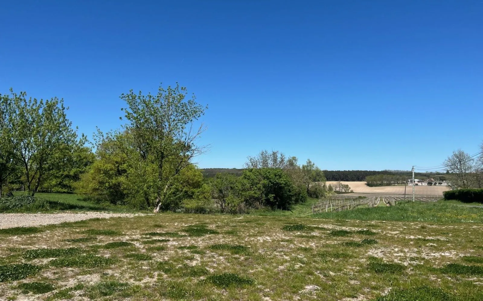 Terrain à bâtir de 987 m² à RIBAGNAC (24) à Ribagnac — photo 1