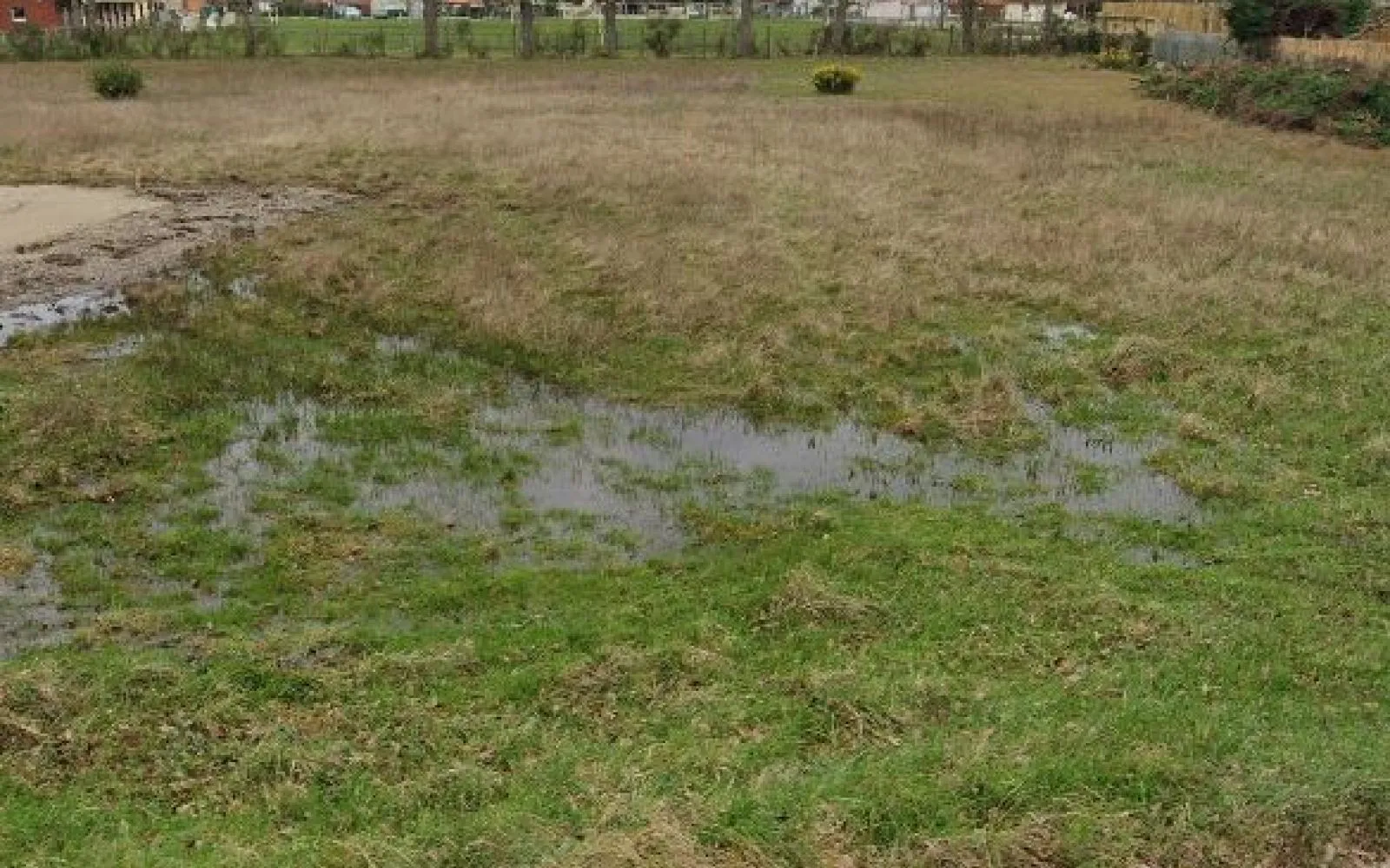 Terrain à bâtir de 400 m² à HOURTIN (33) à Hourtin — photo 1