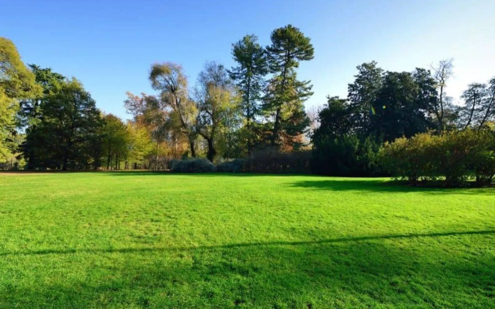 Terrain à bâtir de 375 m² à LE TAILLAN-MEDOC (33) à Le Taillan-Médoc — photo 1