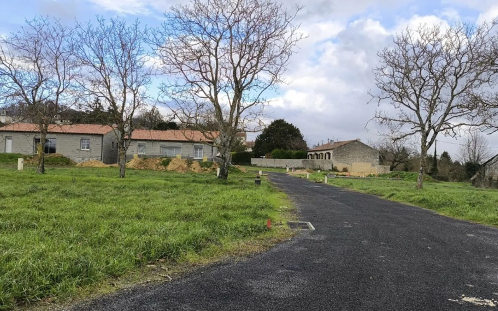 Terrain de 407 m² à MIGNE-AUXANCES à Migné-Auxances — photo 2