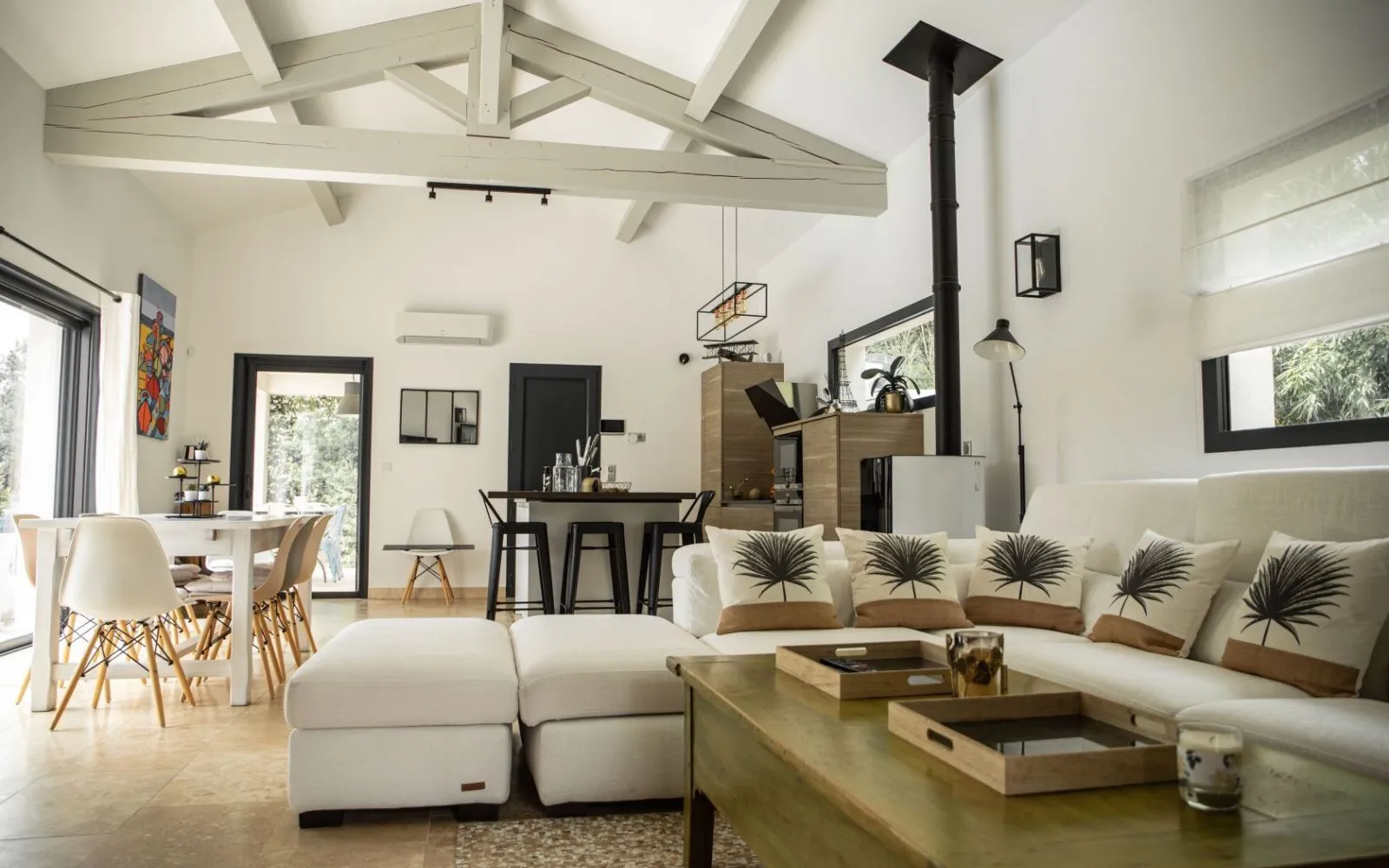 Maison contemporaine avec suite en RDC – DPE A, panneaux solaires et garage intégré à Goult — photo 6
