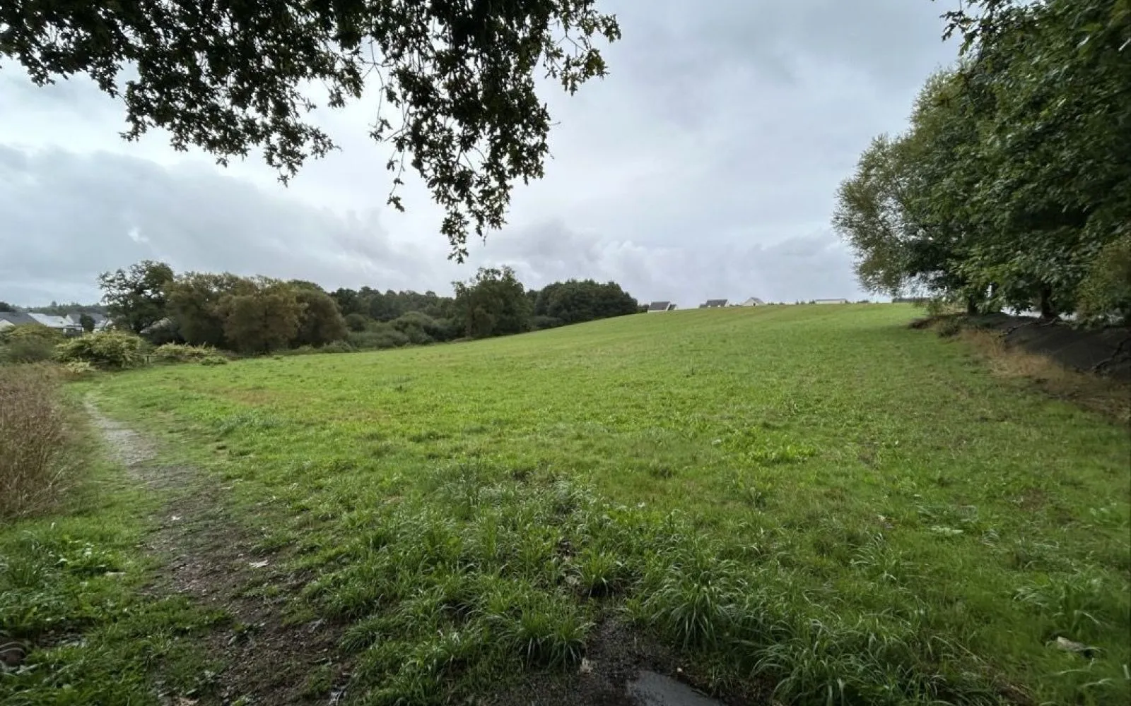 Terrain à bâtir de 338 m² à PLOUAY (56) à Plouay — photo 1