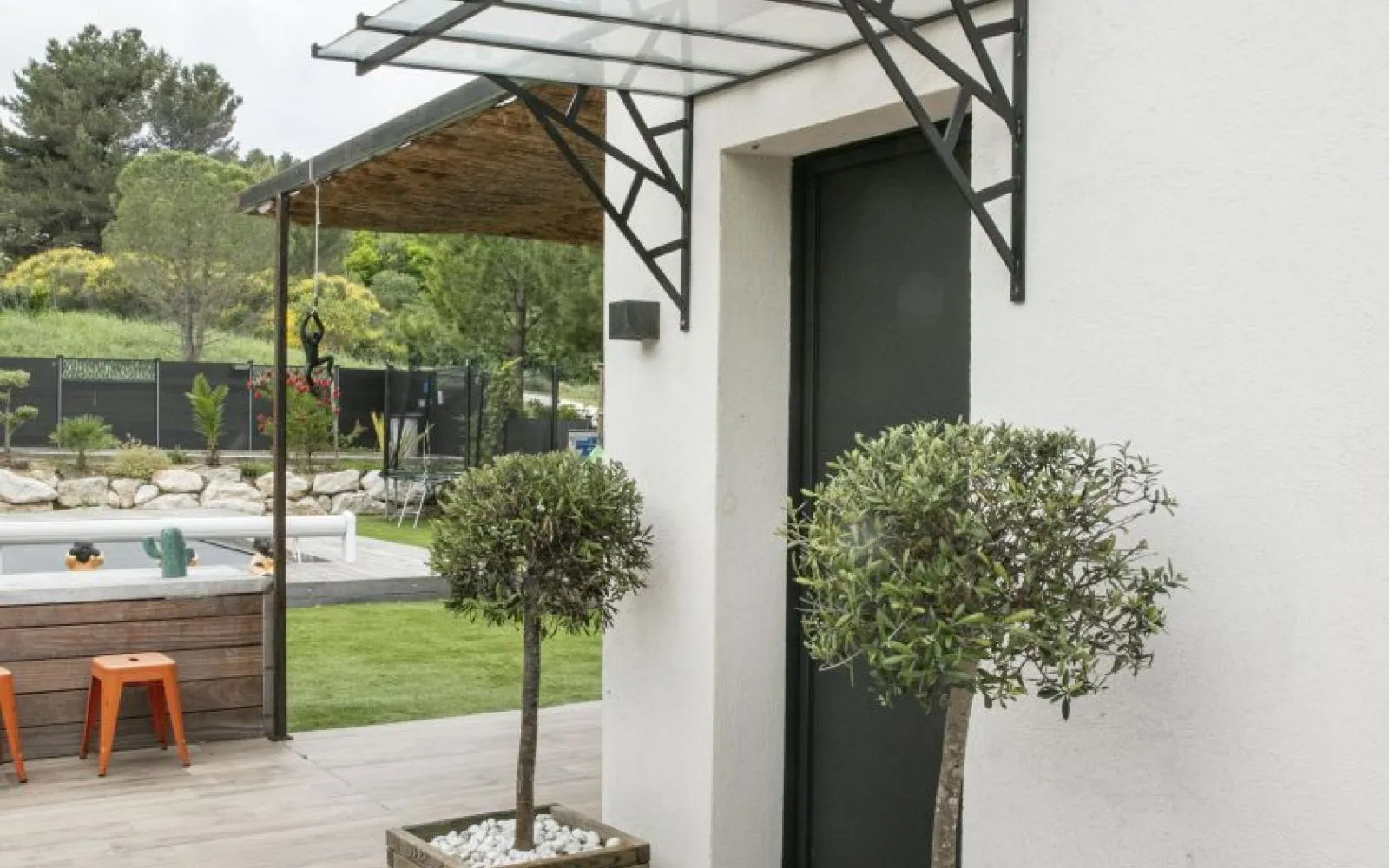 Maison neuve de plain-pied – 3 chambres – DPE A Cette maison de plain-pied à l'architecture régionale et en classe énergétique A saura vous séduire par son agencement fonctionnel et ses prestations de qualité à Apt — photo 2