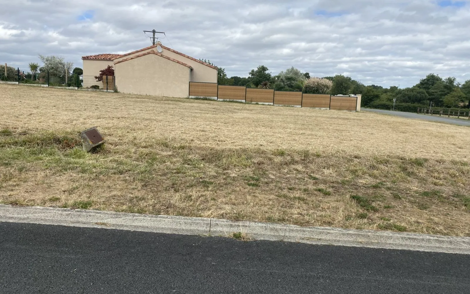 Terrain de 770 m² à SAINT-CYR-DES-GATS à Saint-Cyr-des-Gâts — photo 2