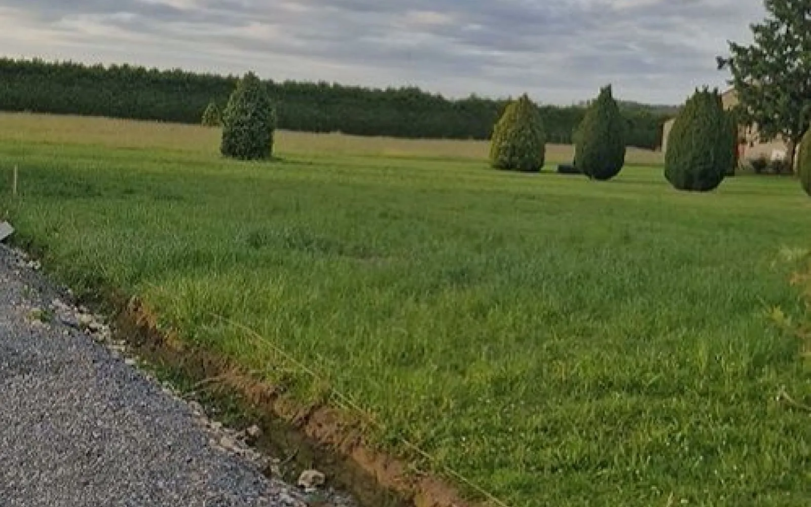 Terrain à bâtir de 932 m² à HANGEST-EN-SANTERRE (80) à Hangest-en-Santerre — photo 1