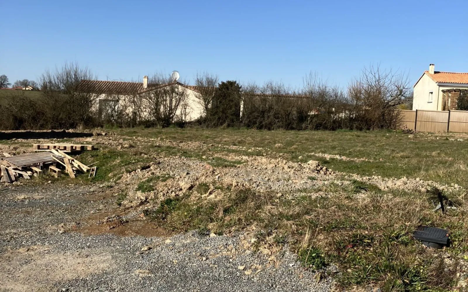 Maison 1 chambres sur un terrain de 432 m² à THORIGNY. à Thorigny — photo 3