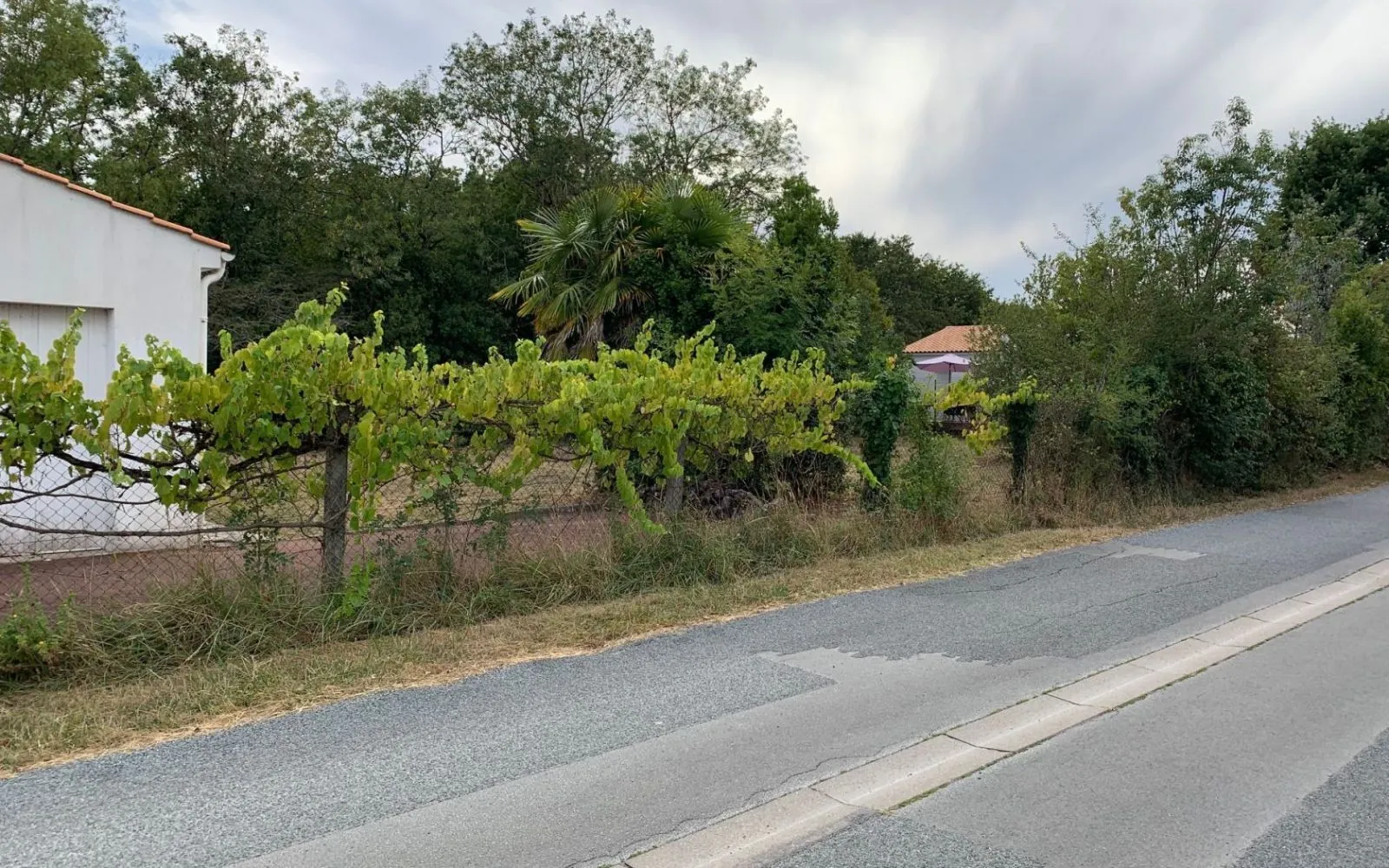 Terrain à bâtir de 400 m2 au prix de 90000 € à LE CHATEAU-D'OLERON (17) à Le Château-d'Oléron — photo 1