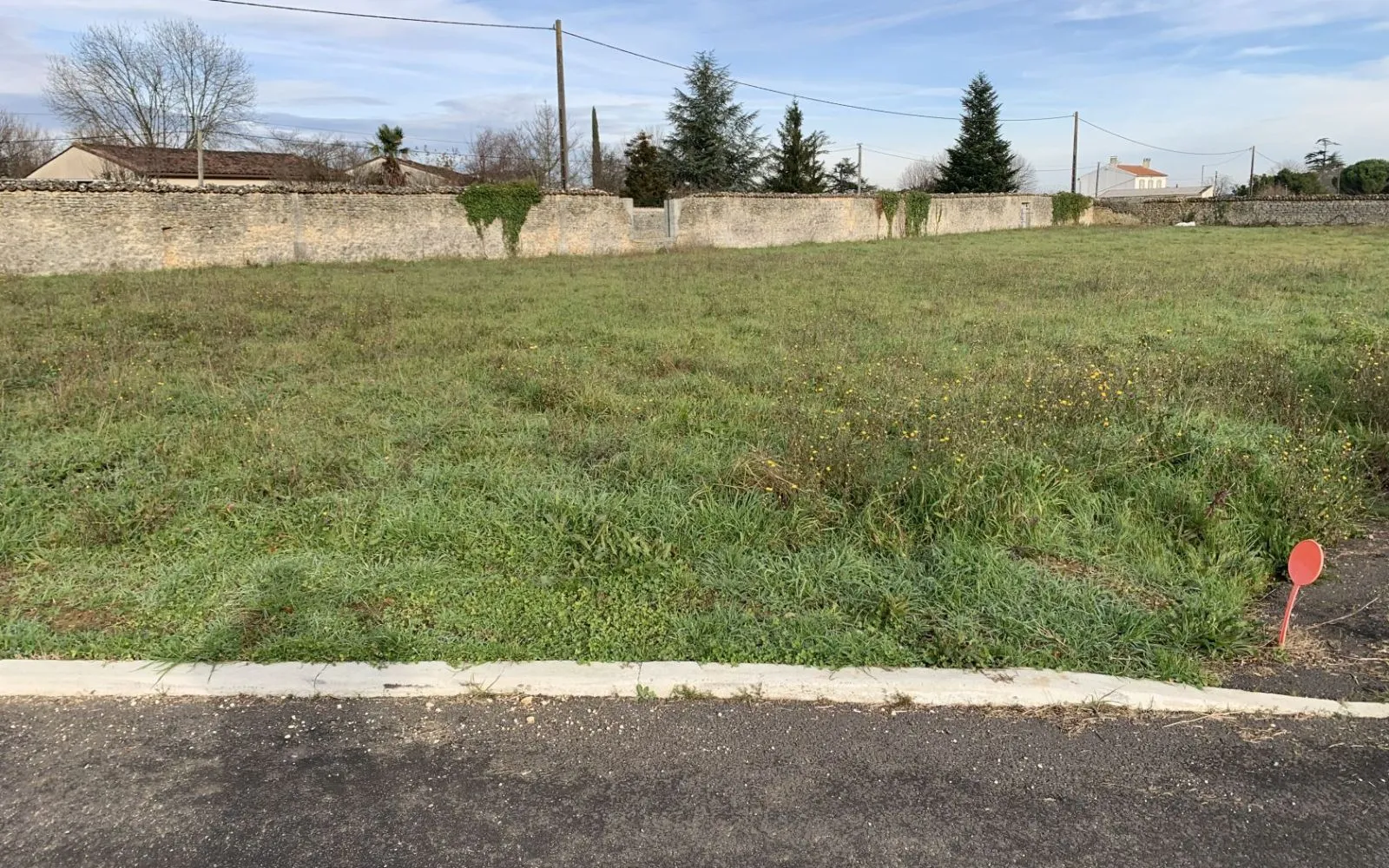 Terrain à bâtir de 442 m2 au prix de 56000 € à COGNAC (16) à Cognac — photo 1