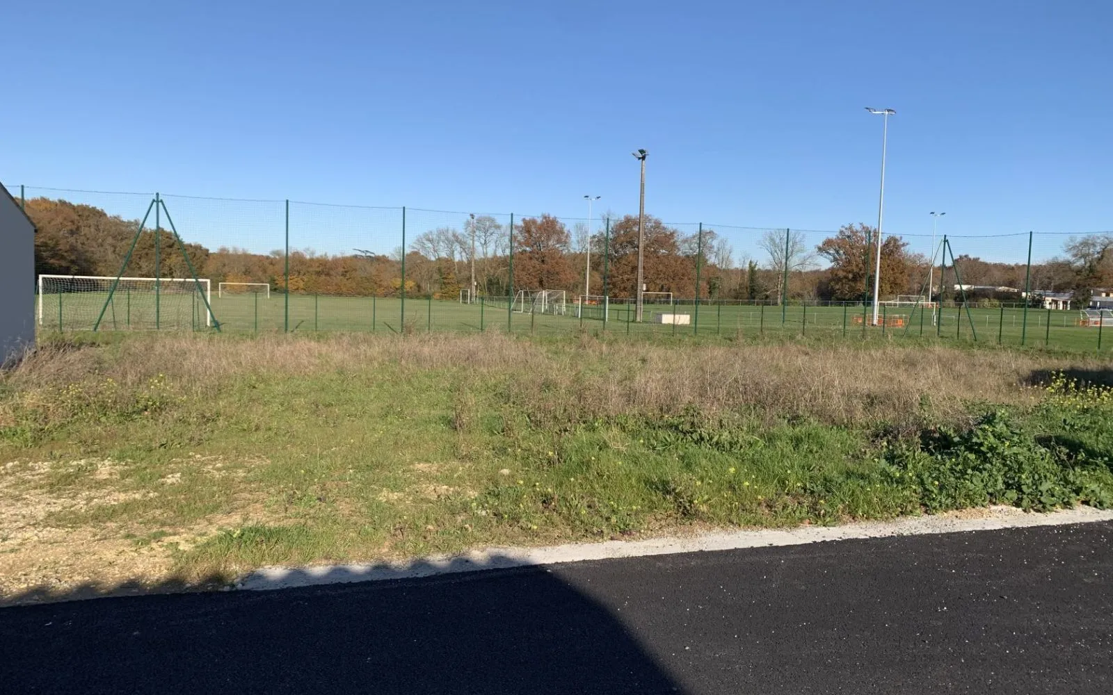 Terrain à bâtir de 402 m2 au prix de 36180 € à FONTCOUVERTE (17) à Fontcouverte — photo 1