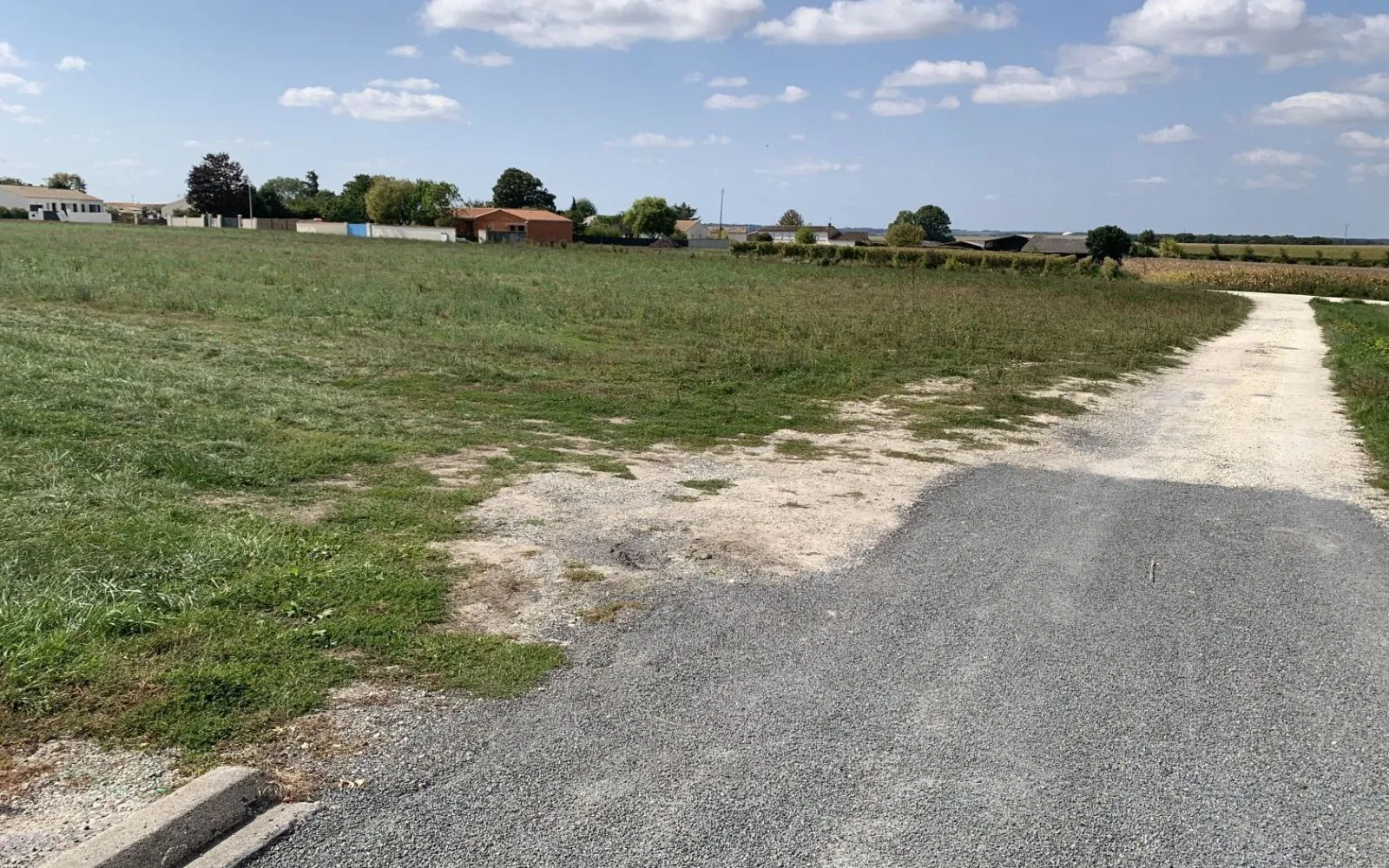 Projet de construction d'une maison 2 chambres de 59.91 m² sur un terrain à bâtir de 381 m2 à GREZAC (17). à Grézac — photo 3