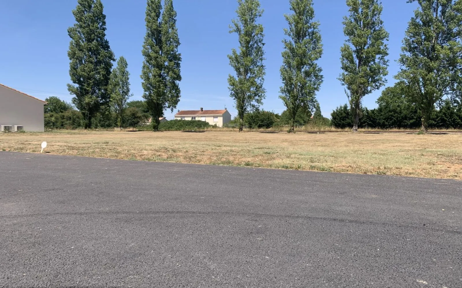 Terrain à bâtir de 713 m2 au prix de 39215 € à SAINT-GERMAIN-DE-LUSIGNAN (17) à Saint-Germain-de-Lusignan — photo 1
