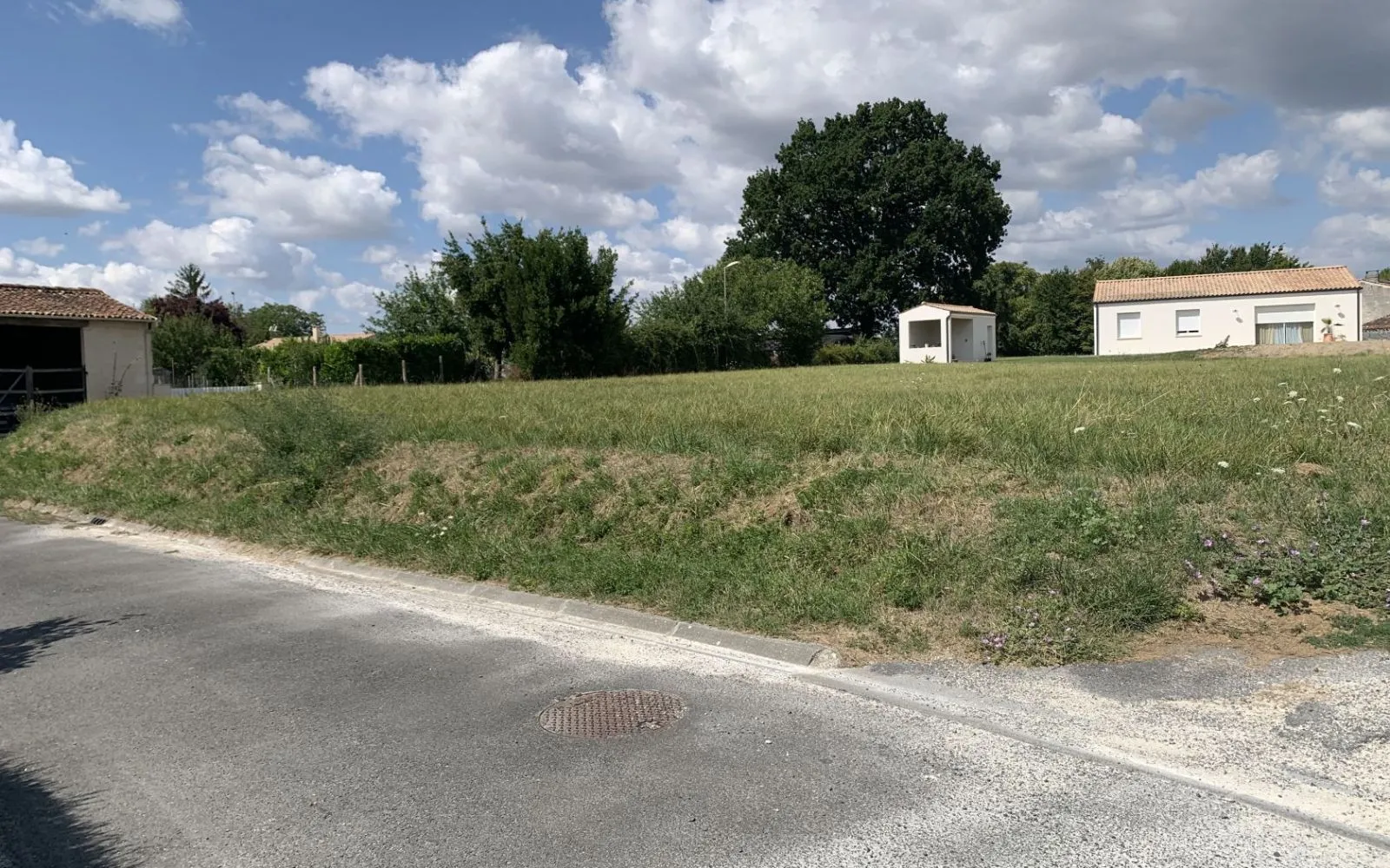 Terrain à bâtir de 500 m2 au prix de 35000 € à PREGUILLAC (17) à Préguillac — photo 1