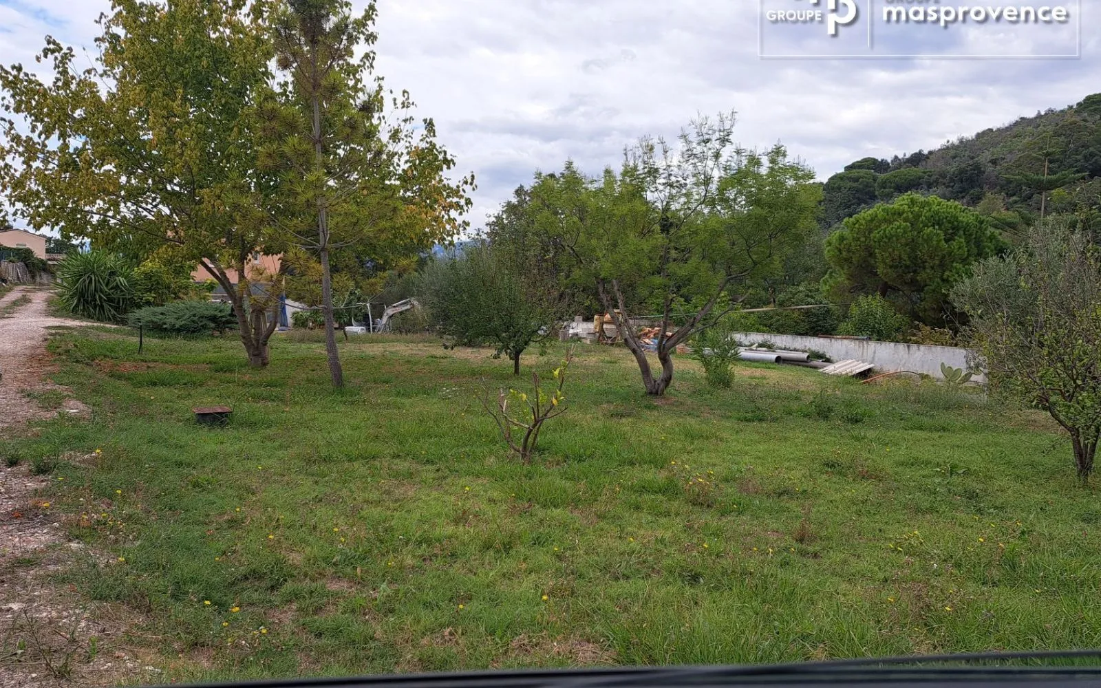 Terrain à bâtir de 1000 m² à LA ROQUETTE-SUR-SIAGNE (06) à La Roquette-sur-Siagne — photo 3
