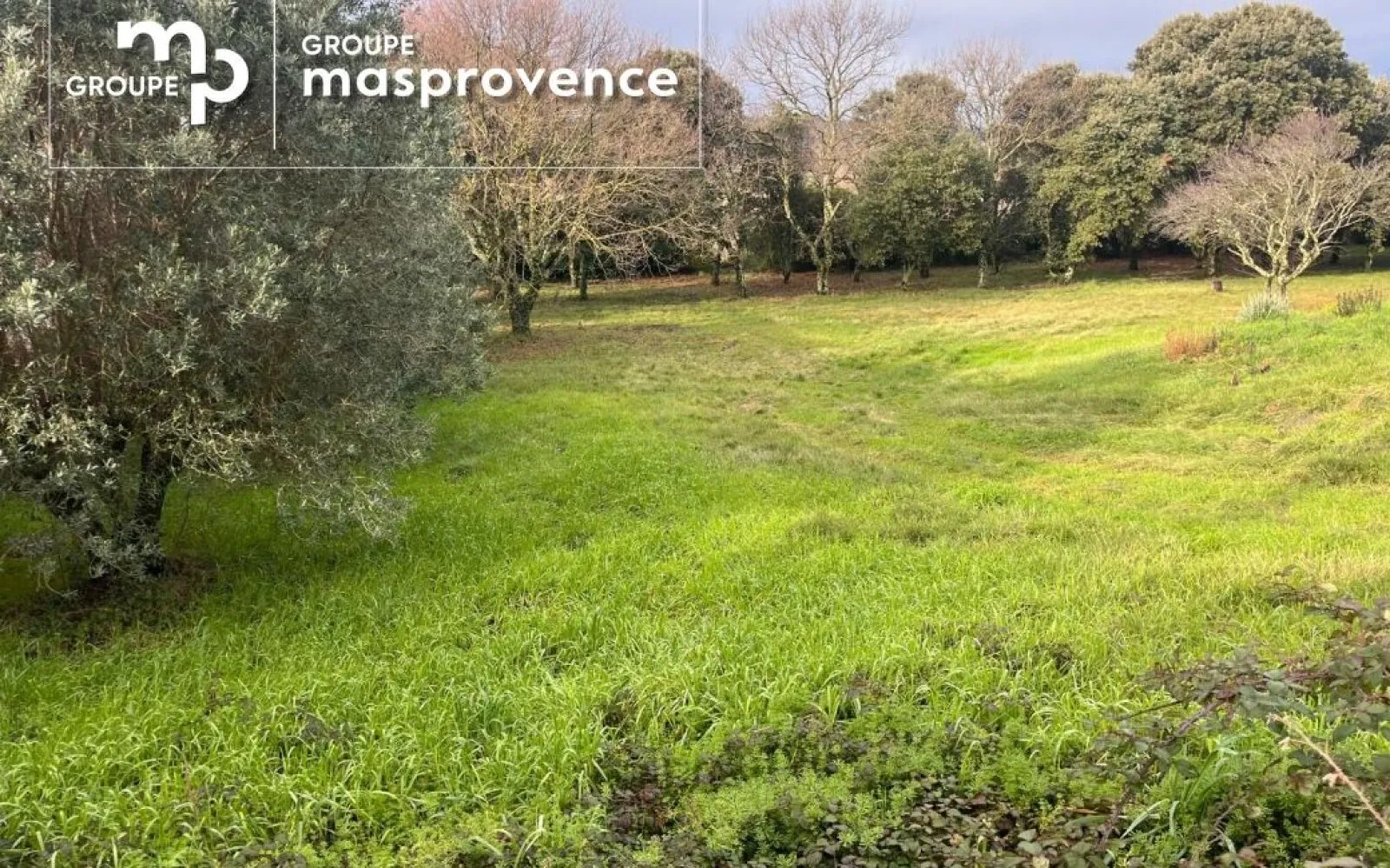 Terrain à bâtir de 750 m² à UZES (30) à Uzès — photo 2