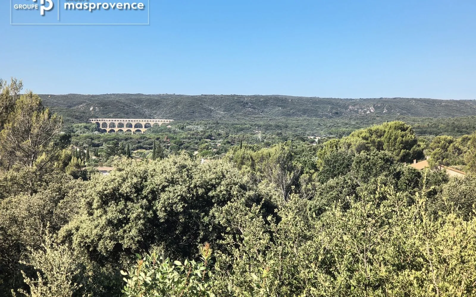 Terrain à bâtir de 1490 m² à CASTILLON-DU-GARD (30) à Castillon-du-Gard — photo 2