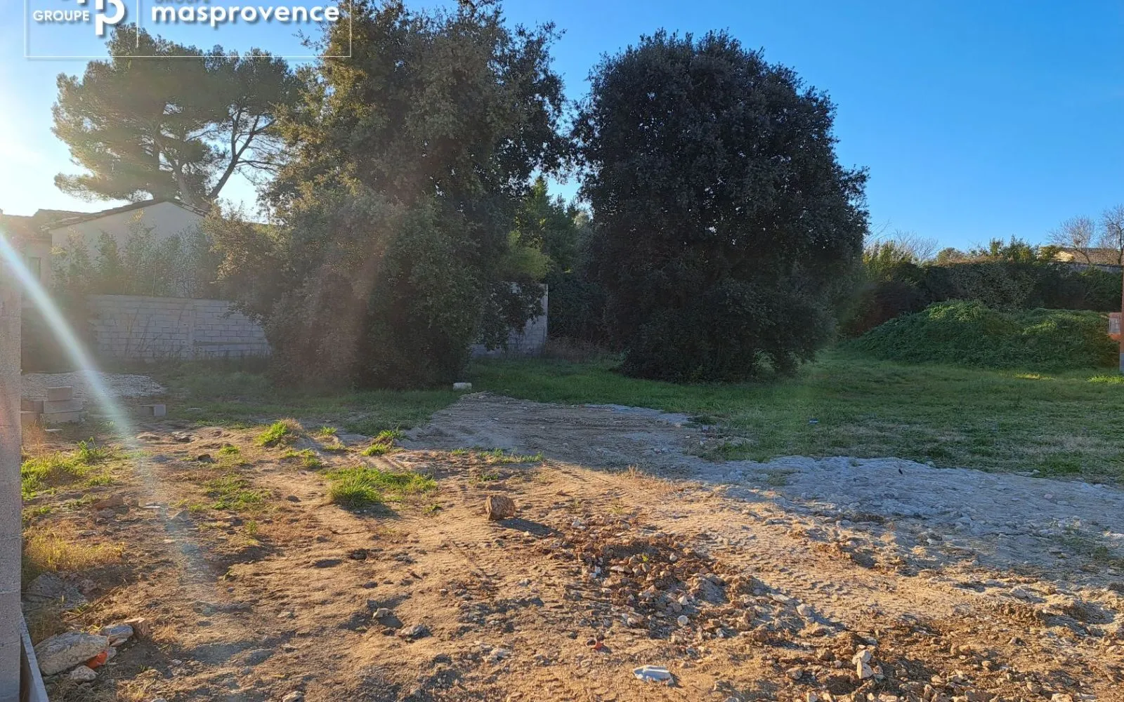Terrain à bâtir de 840 m² à UZES (30) à Uzès — photo 1