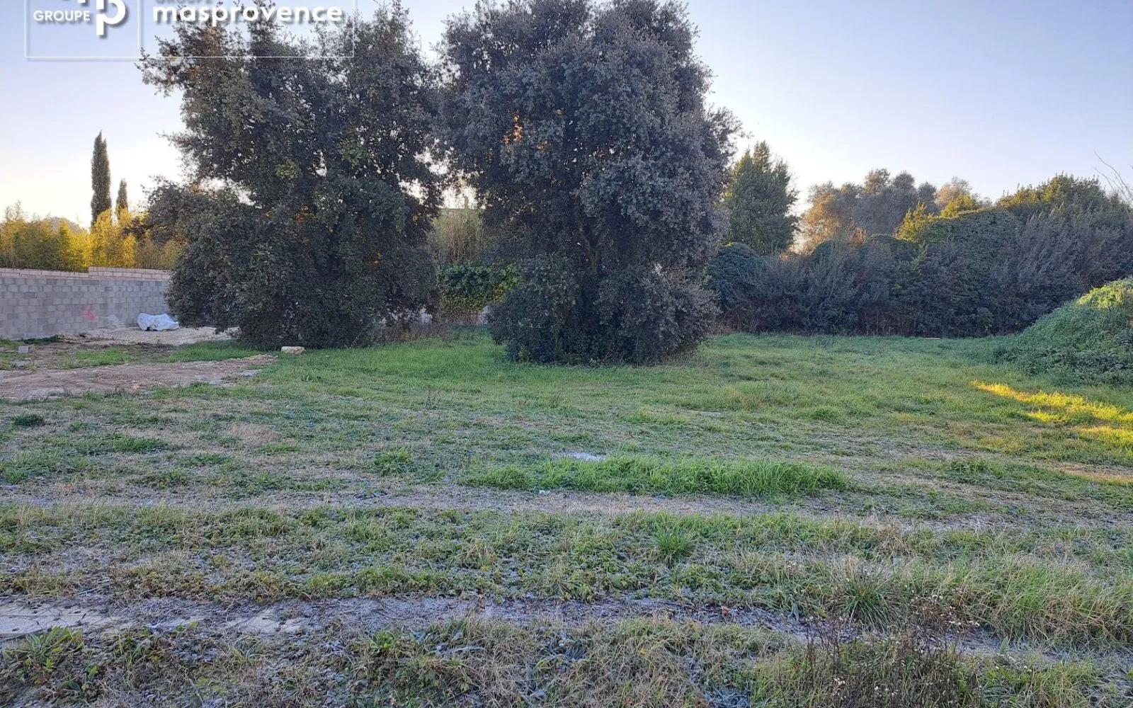 Terrain à bâtir de 840 m² à UZES (30) à Uzès — photo 2