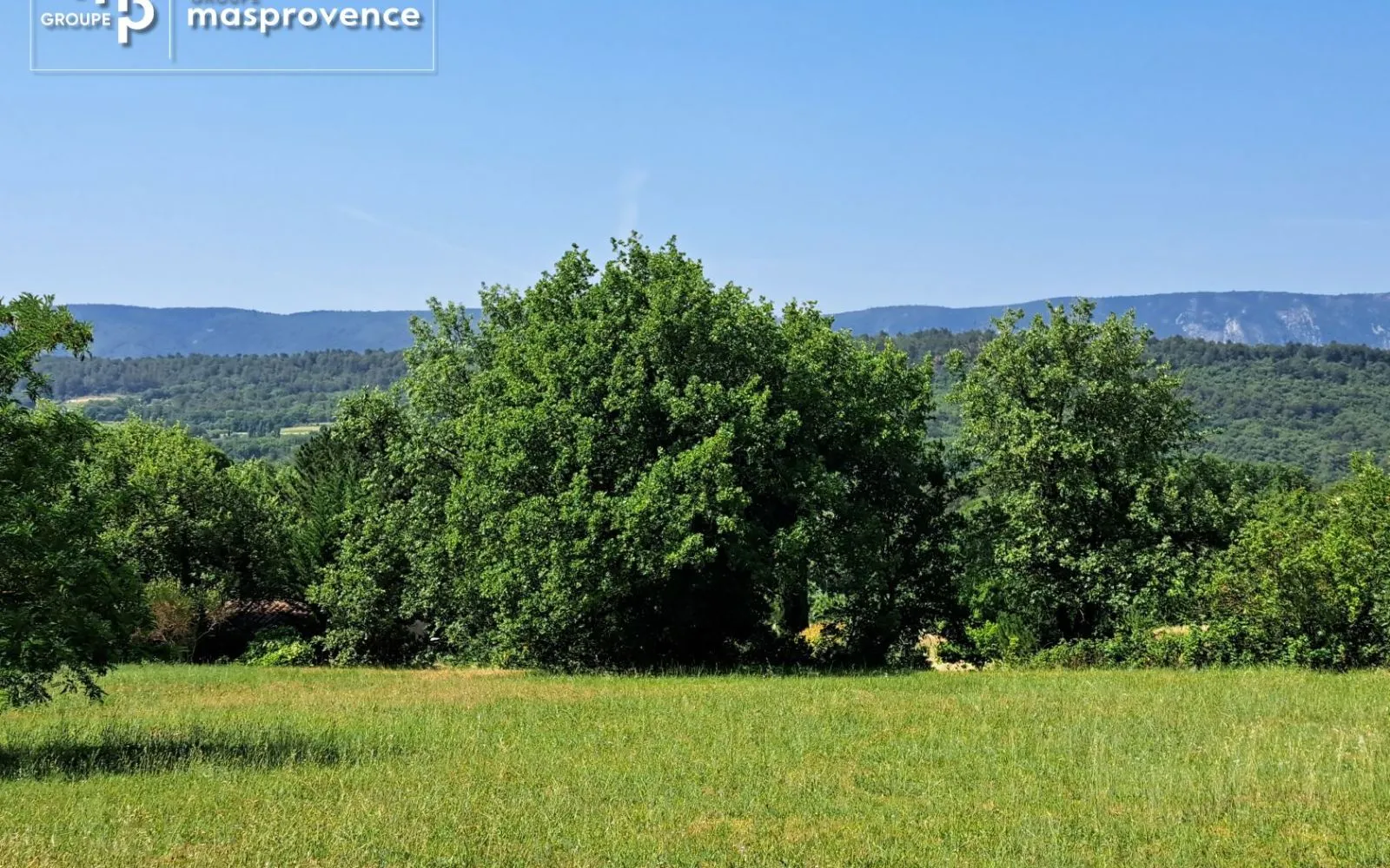 Terrain à bâtir de 1400 m² à GOULT (84) à Goult — photo 2