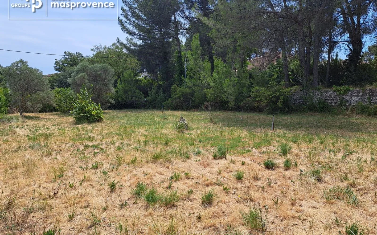Terrain à bâtir de 1800 m² à EGUILLES (13) à Éguilles — photo 2