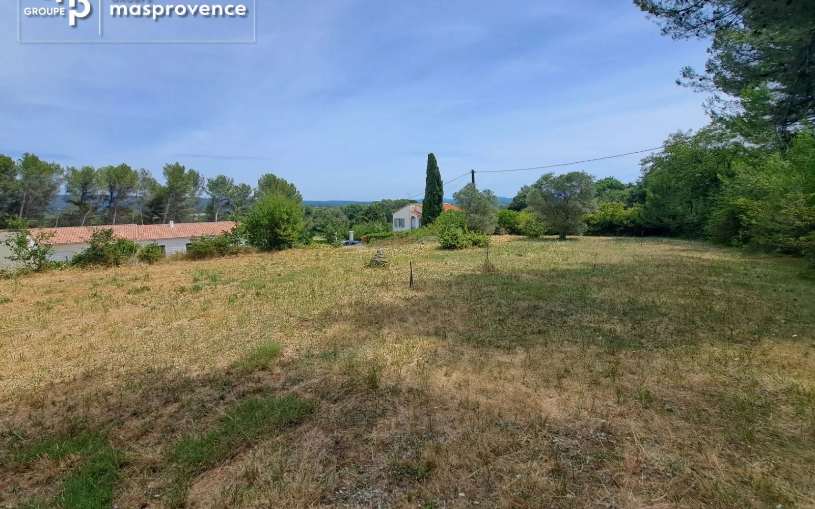 Terrain à bâtir de 1800 m² à EGUILLES (13) à Éguilles — photo 3