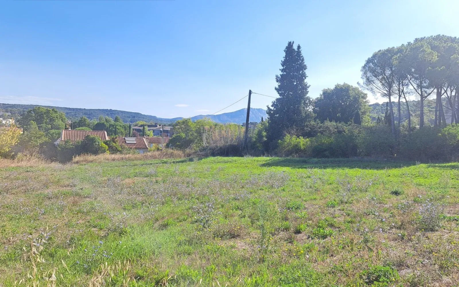 Terrain à bâtir de 1200 m² à AIX-EN-PROVENCE (13) à Aix-en-Provence — photo 1
