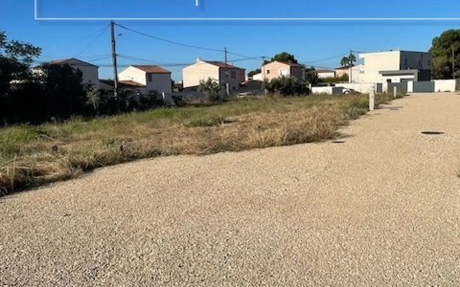 Terrain à bâtir de 457 m² à LA FARE-LES-OLIVIERS (13) à La Fare-les-Oliviers — photo 1