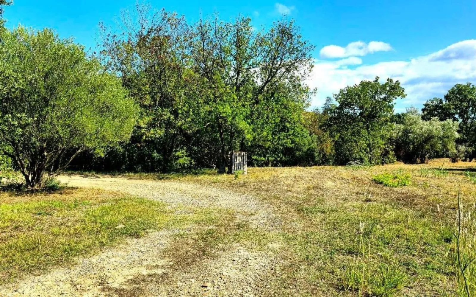Terrain à bâtir de 581 m² à LE TAILLAN-MEDOC (33) à Le Taillan-Médoc — photo 1