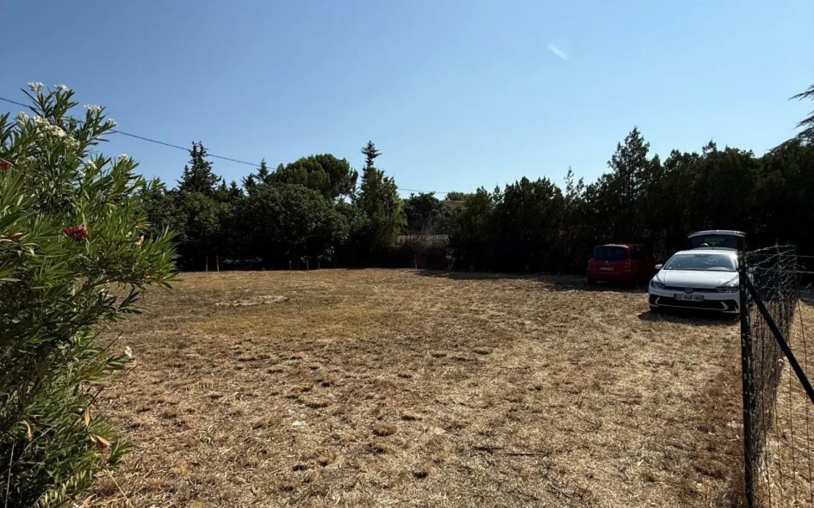 Terrain à bâtir de 290 m² à SAINT-CANNAT (13) à Saint-Cannat — photo 2