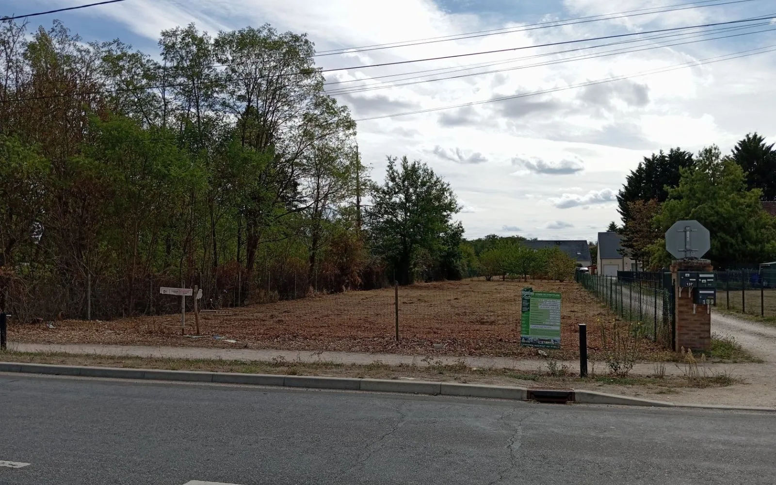 Terrain à bâtir de 1014 m² à CHATEAUNEUF-SUR-LOIRE (45) à Châteauneuf-sur-Loire — photo 1