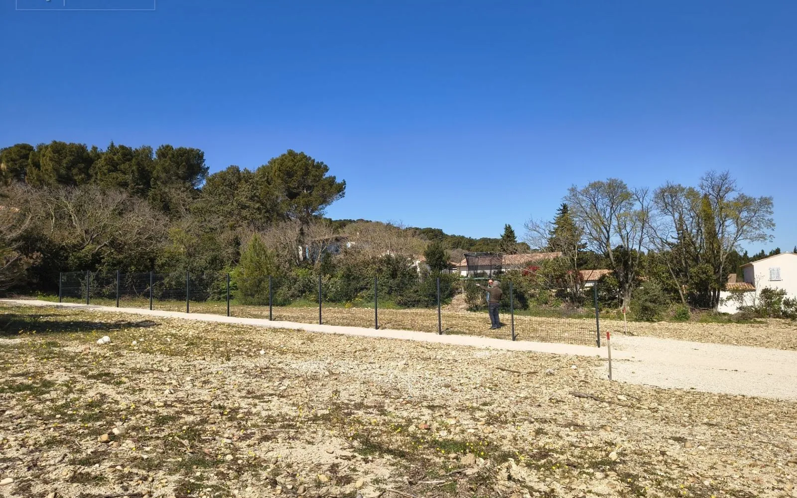 Terrain à bâtir de 675 m² à CHATEAUNEUF-DE-GADAGNE (84) à Châteauneuf-de-Gadagne — photo 1